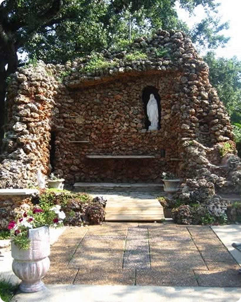 Casa Iskali retreat center garden and outdoors